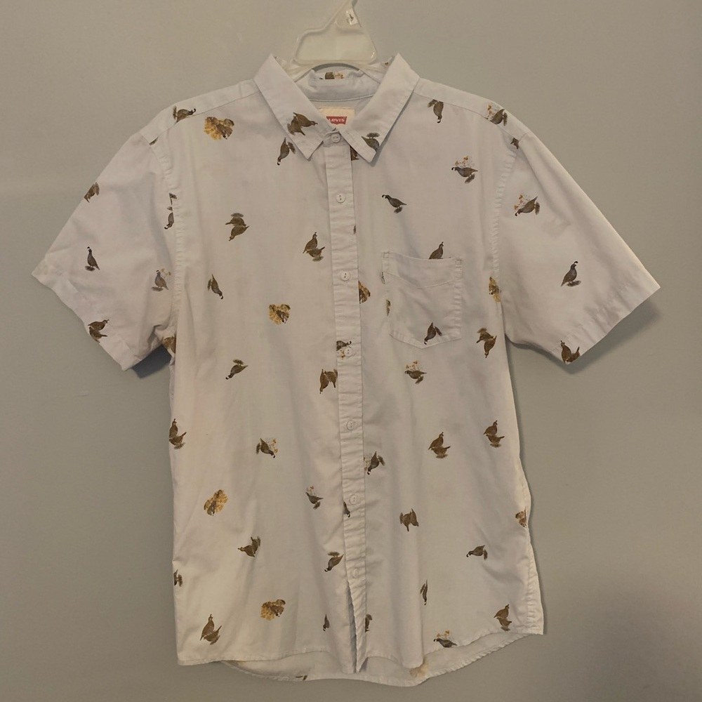 Size Medium short sleeve Levi button up shirt